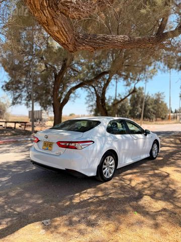 טויוטה קאמרי