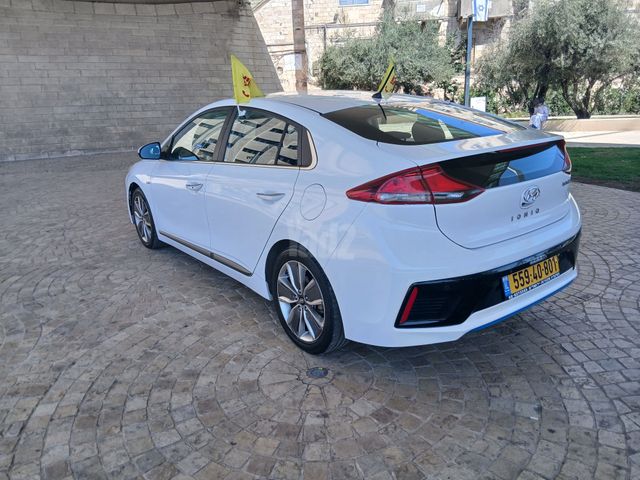 יונדאי איוניק