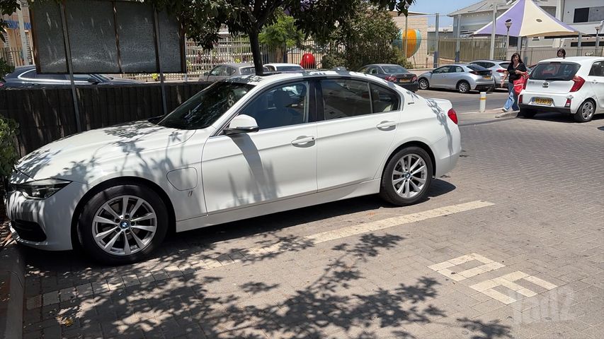 מודעת רכב ב מ וו סדרה 3