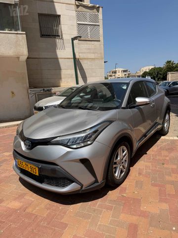 מודעת רכב טויוטה C-HR