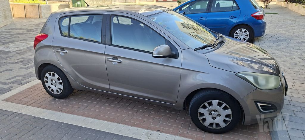 מודעת רכב יונדאי i20