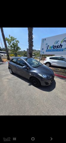 מודעת רכב מאזדה 2