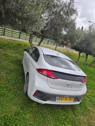 יונדאי איוניק
