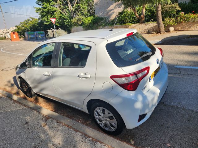 טויוטה יאריס