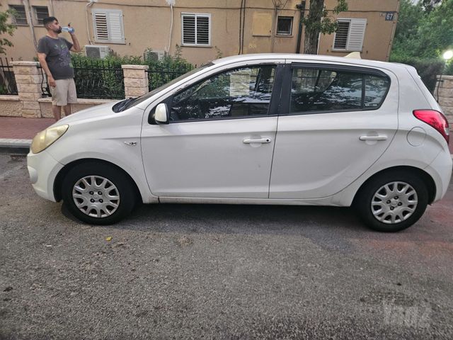 יונדאי i20