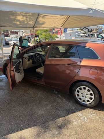 יונדאי i30