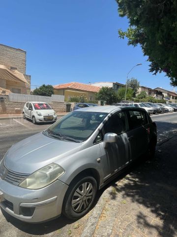 ניסאן טידה