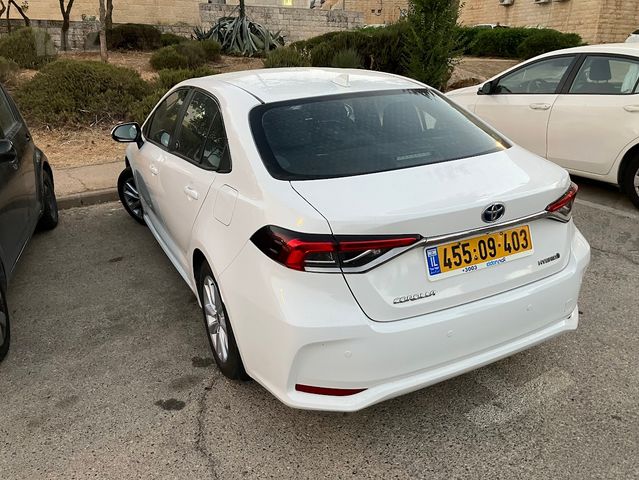 קורולה Sun היברידי אוט׳ 1.8 (98 כ״ס)