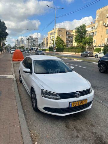 ג'טה  Trendline אוט׳ בנזין 1.2 (105 כ״ס)