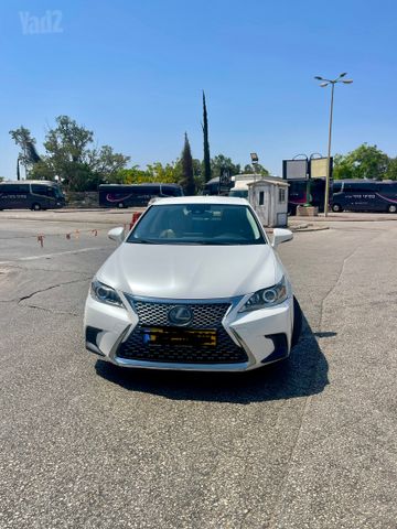 לקסוס CT