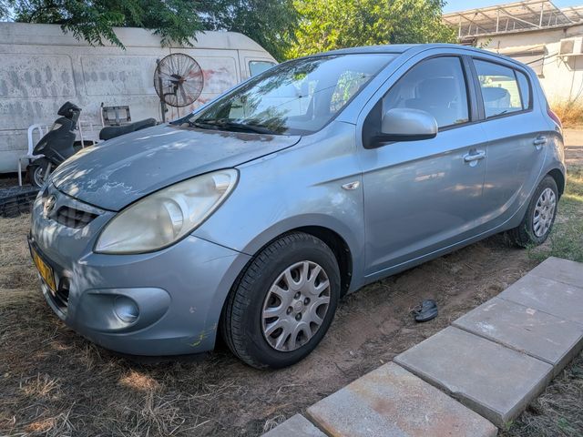 מודעת רכב יונדאי i20