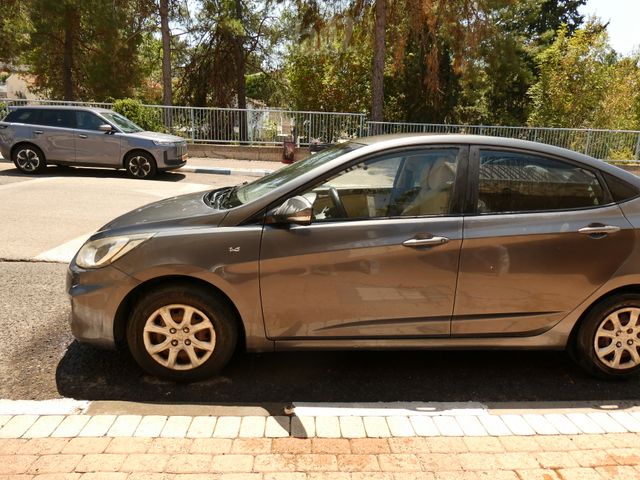 יונדאי אקסנט i25