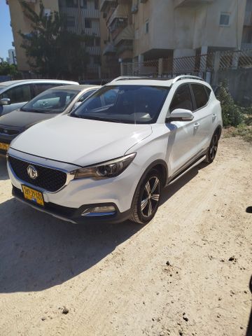 אם ג'י ZS