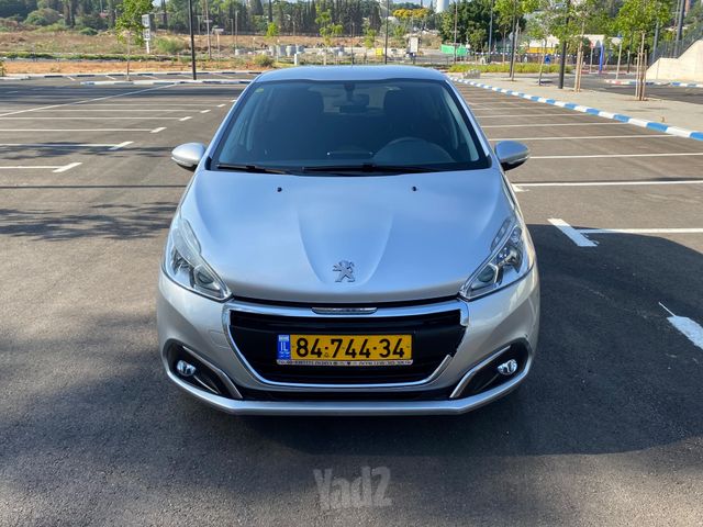 פיג'ו 208