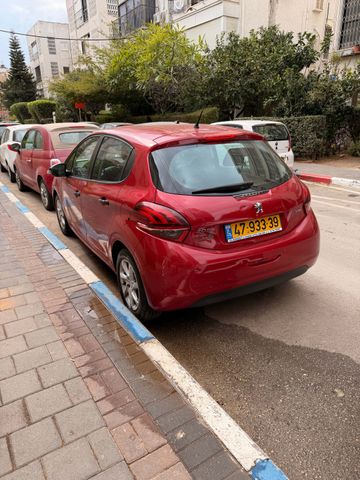 פיג'ו 208