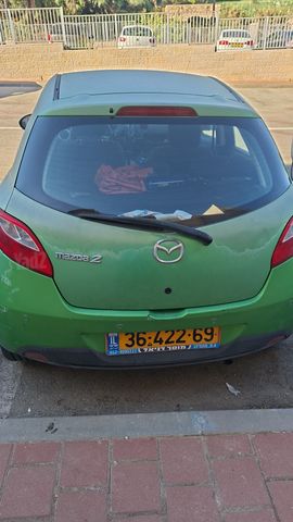 מודעת רכב מאזדה 2