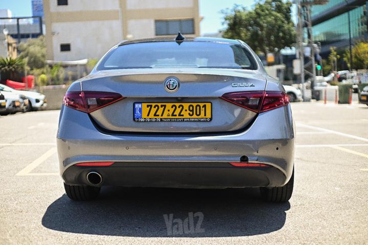 אלפא רומיאו ג'וליה