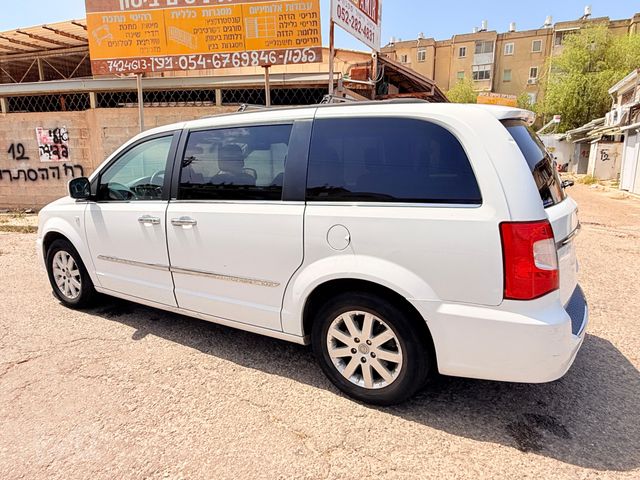 גראנד וויאג'ר 4X2 Touring אוט׳ מיניוואן / MPV 7 מק 3.6 (279 כ״ס)