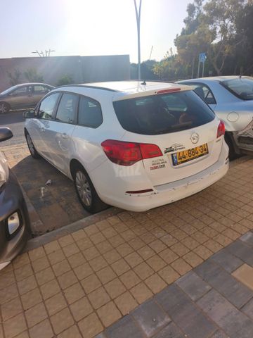 אופל אסטרה