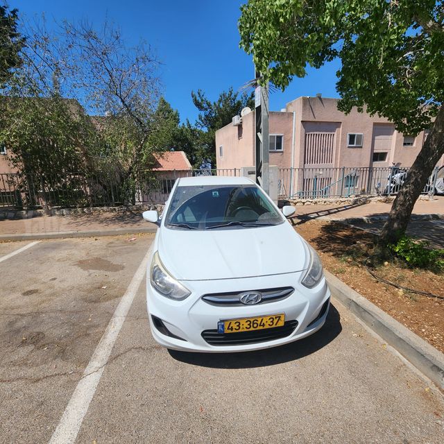 יונדאי אקסנט i25