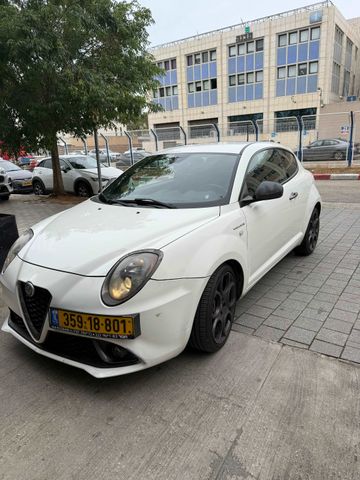 אלפא רומיאו מיטו