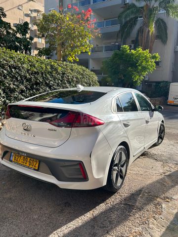 יונדאי איוניק