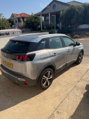 פיג'ו 3008