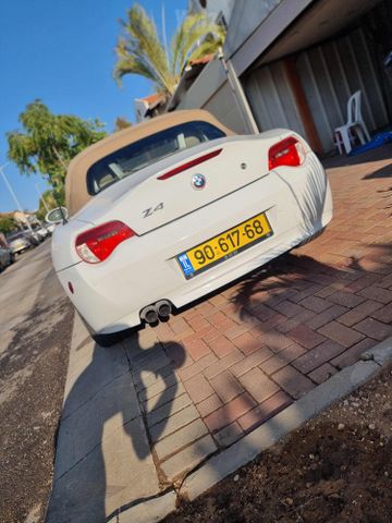 ב מ וו Z4
