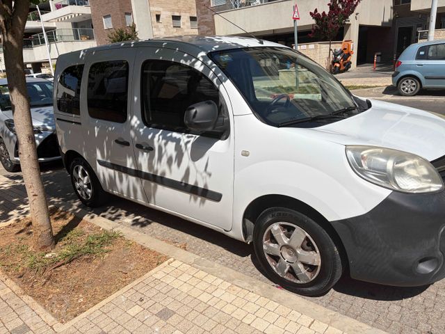 קנגו Authentic ידני דיזל קומבי 4 דל 1.5 (90 כ״ס)