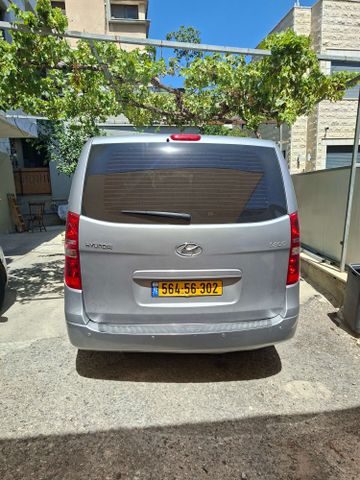 יונדאי H-1 / i800