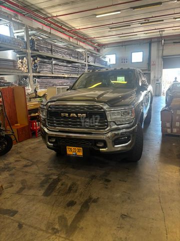 2500 Limited אוט׳ 6.7 (370 כ״ס)