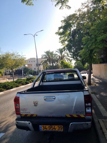 איסוזו די-מקס
