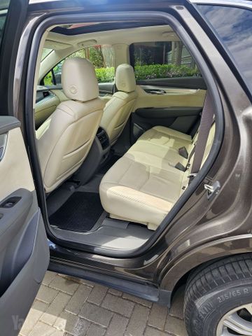 קאדילק XT5