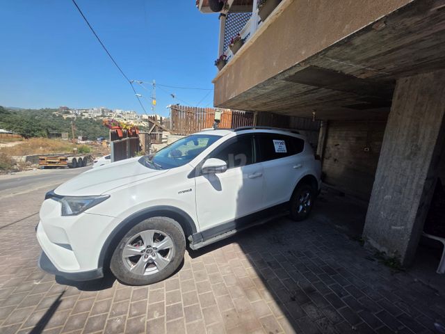 טויוטה RAV4