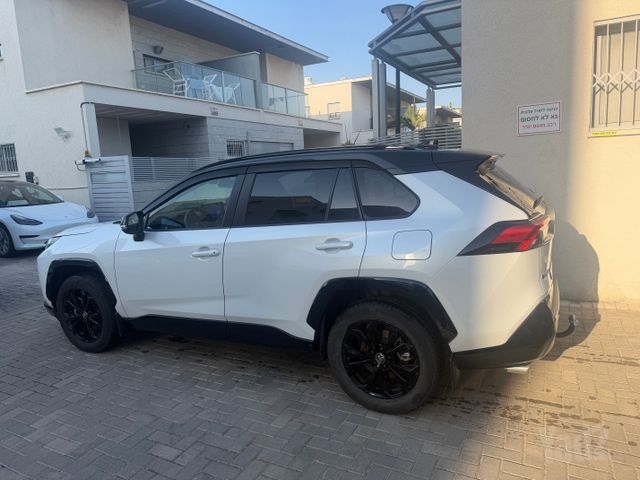 טויוטה RAV4