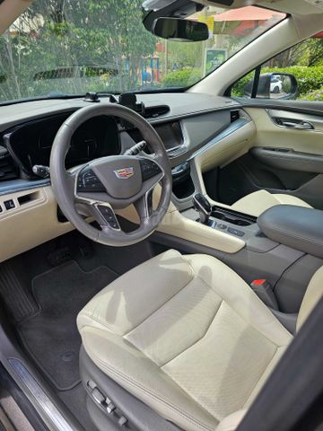 קאדילק XT5