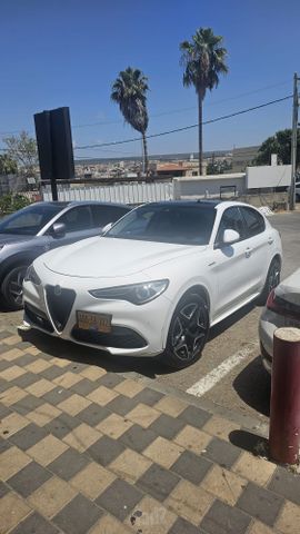אלפא רומיאו סטלביו