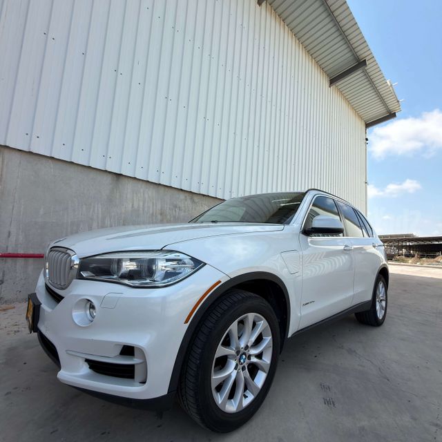 X5 Exclusive 40e פלאג-אין אוט׳ 2.0 (313 כ״ס)