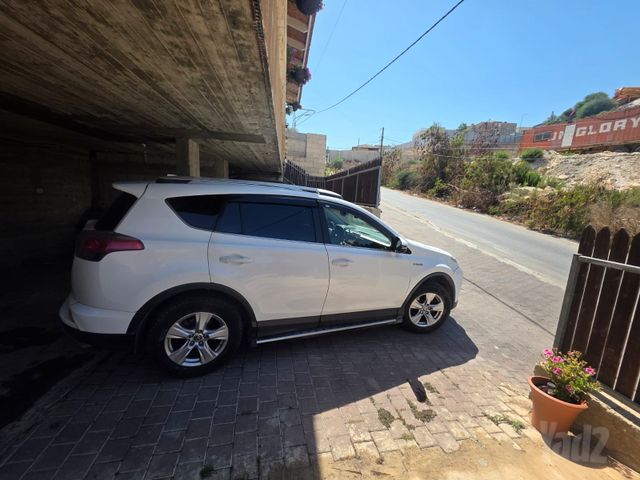 טויוטה RAV4