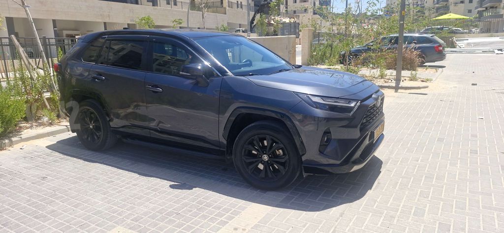 טויוטה RAV4