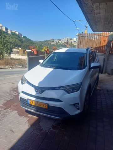 טויוטה RAV4