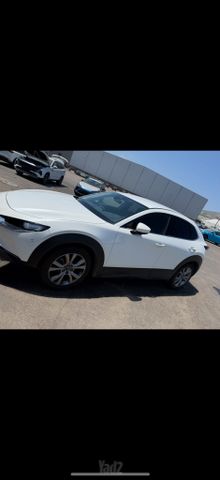 מודעת רכב מאזדה CX-30