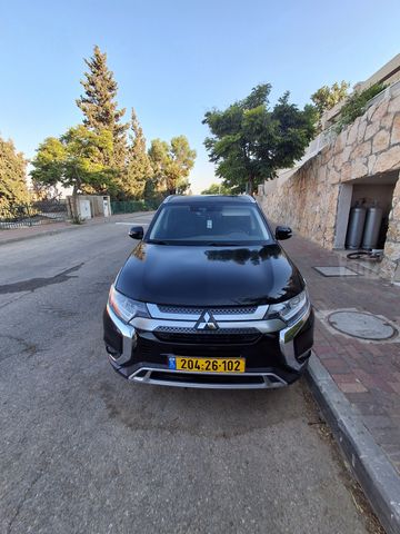 מיצובישי אאוטלנדר