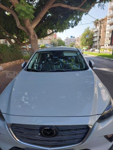 מודעת רכב מאזדה CX-3
