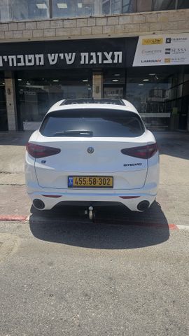 אלפא רומיאו סטלביו