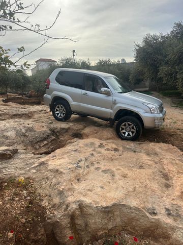 טויוטה לנד קרוזר