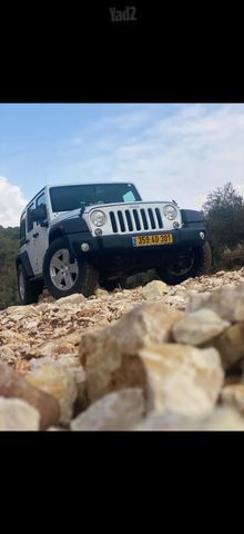 מודעת רכב ג'יפ רנגלר