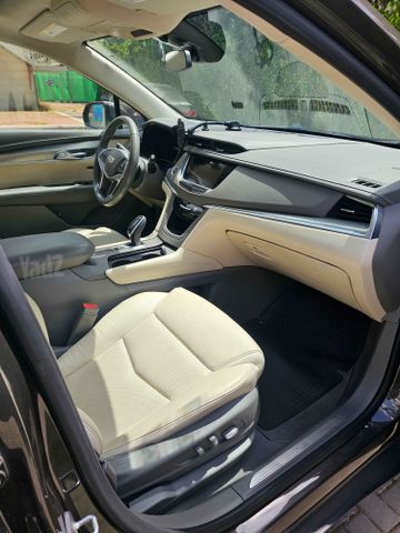 קאדילק XT5