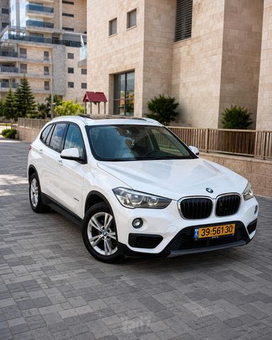 ב מ וו X1