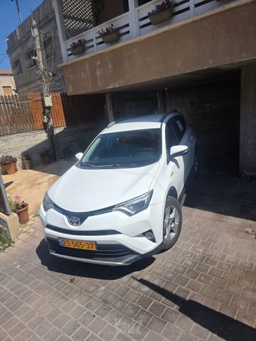 טויוטה RAV4